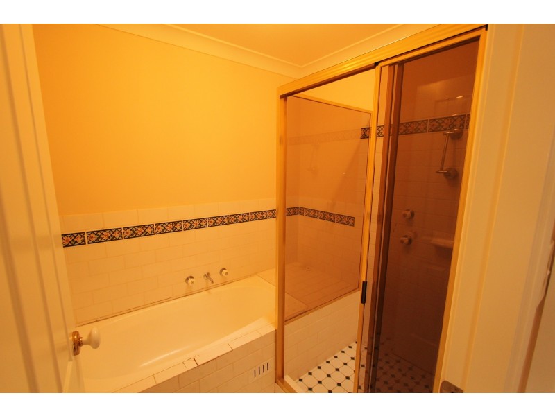 19 Farnborough Court, Wattle Grove NSW 2173