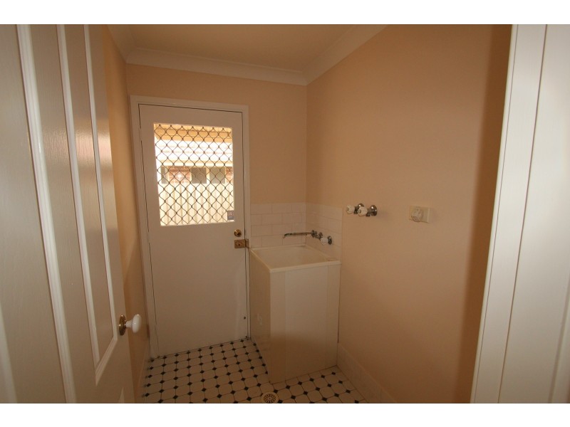 19 Farnborough Court, Wattle Grove NSW 2173