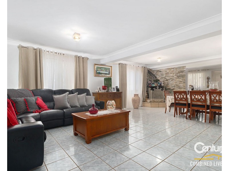 30 Twenty Second Ave, West Hoxton NSW 2171