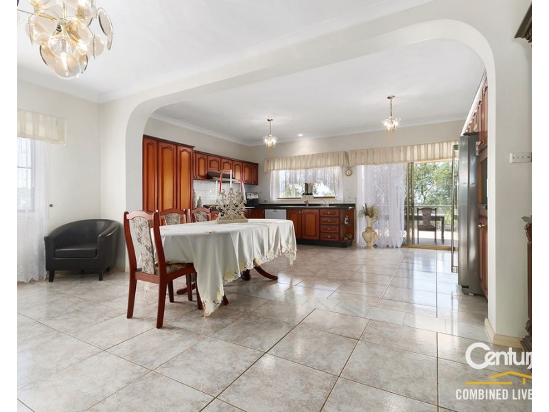 30 Twenty Second Ave, West Hoxton NSW 2171