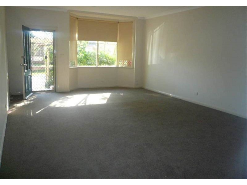 5 Linifolia Mews, Wattle Grove NSW 2173