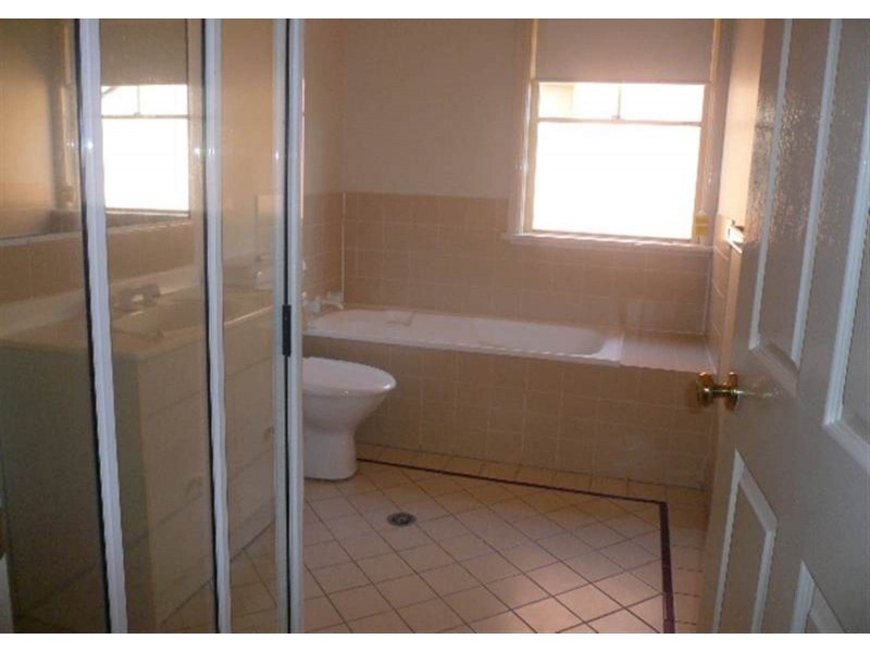 5 Linifolia Mews, Wattle Grove NSW 2173