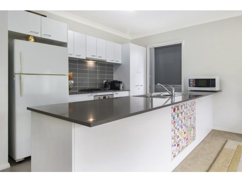 6 Brothers Lane, Glenfield NSW 2167