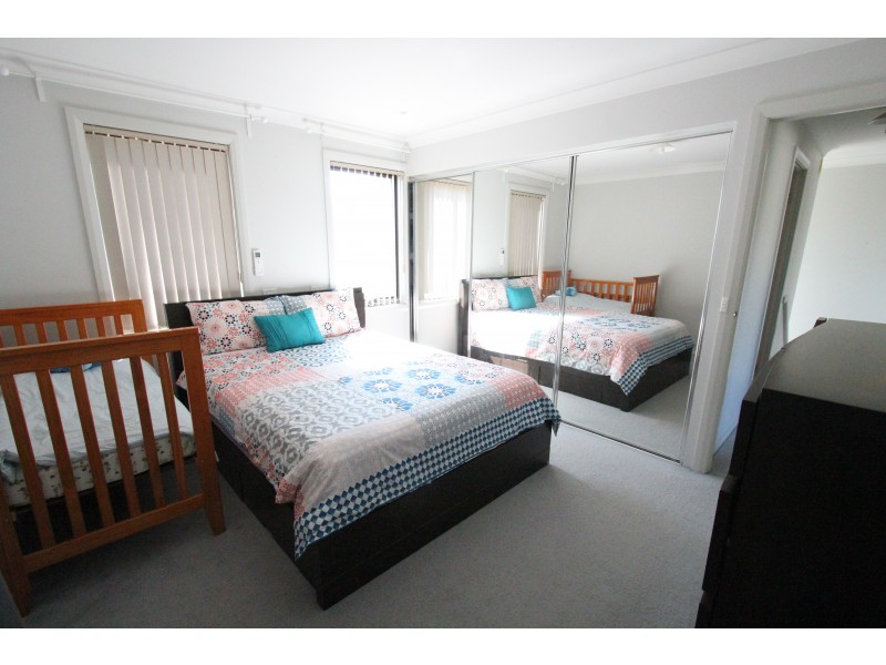 30 Hadlow Avenue, Glenfield NSW 2167