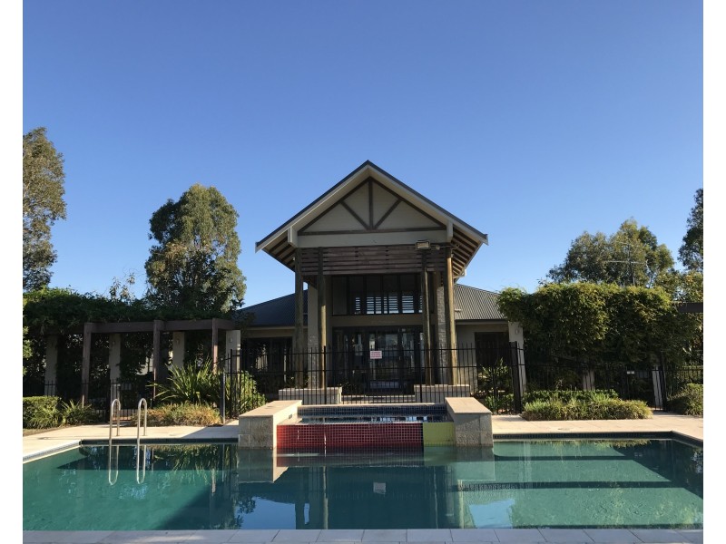 30 Hadlow Avenue, Glenfield NSW 2167