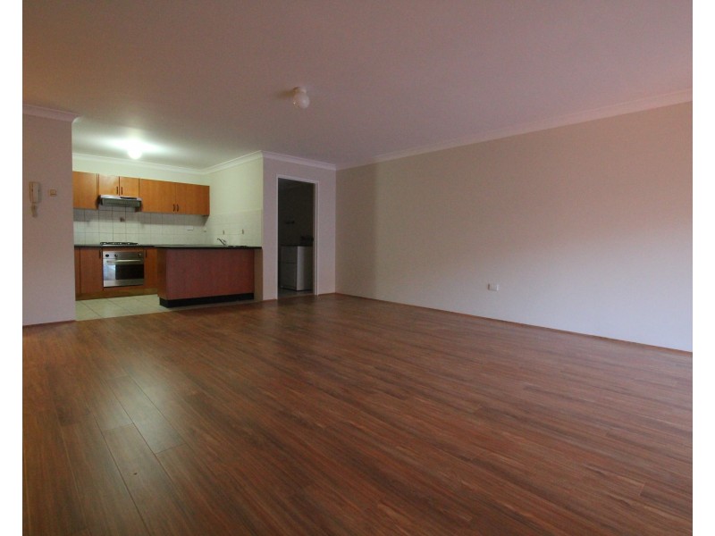 3/33 Bathurst Street, Liverpool NSW 2170