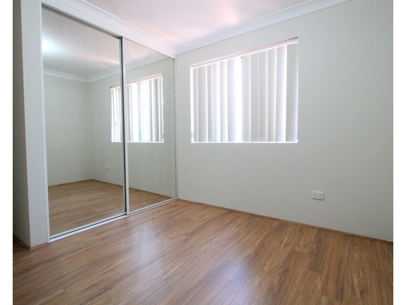 3/33 Bathurst Street, Liverpool NSW 2170