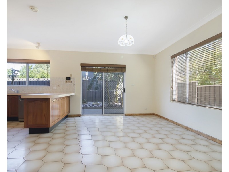 10 Randwick Close, Casula NSW 2170