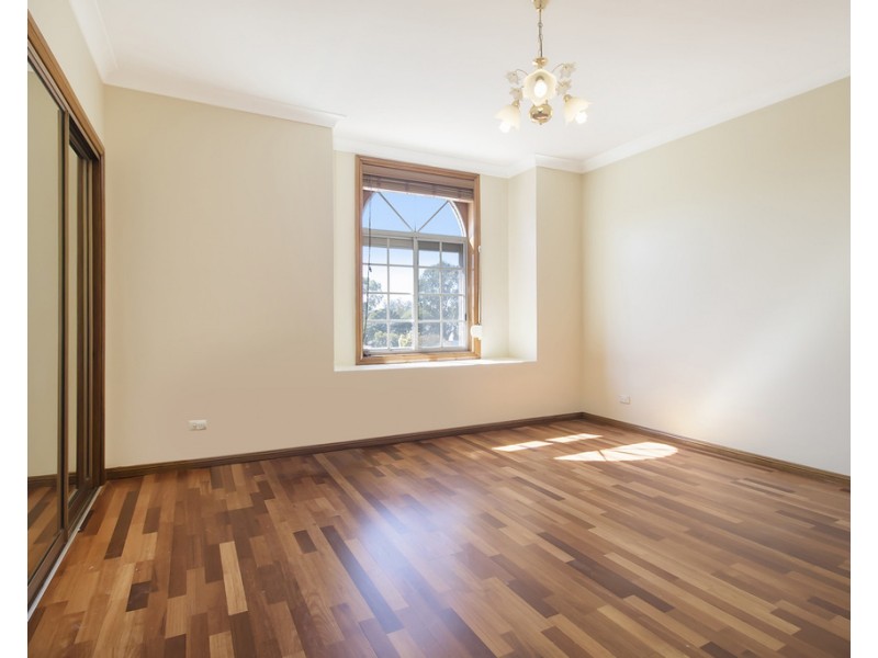 10 Randwick Close, Casula NSW 2170