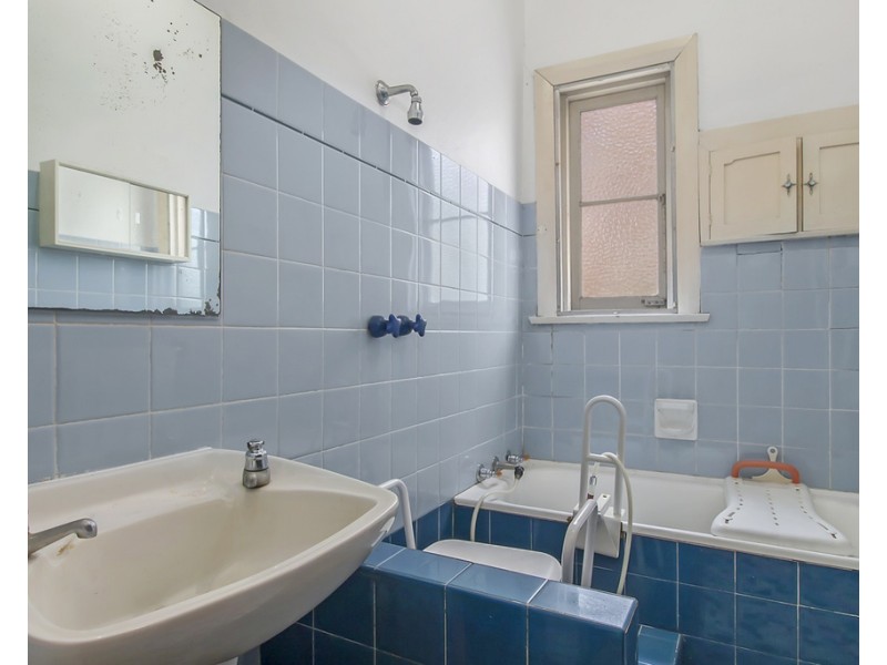 42 Tillett Parade, Lansdowne NSW 2163