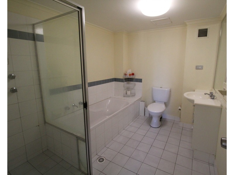 14/4 Riverpark Drive, Liverpool NSW 2170