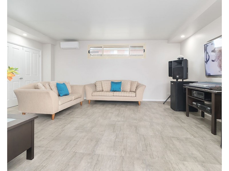 1 Campi Court, Prestons NSW 2170