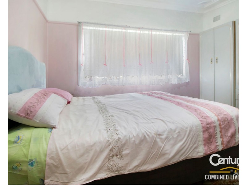 9 Amalfi Street, Lurnea NSW 2170