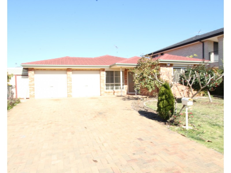 10 Chienti Place, Prestons NSW 2170