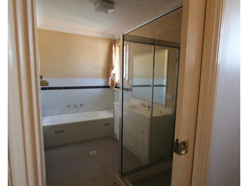 4/24 Gunsynd Avenue, Casula NSW 2170