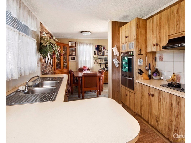 4 Charter Street, Sadleir NSW 2168