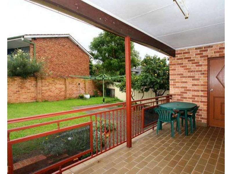 6 Buckland Road, Casula NSW 2170