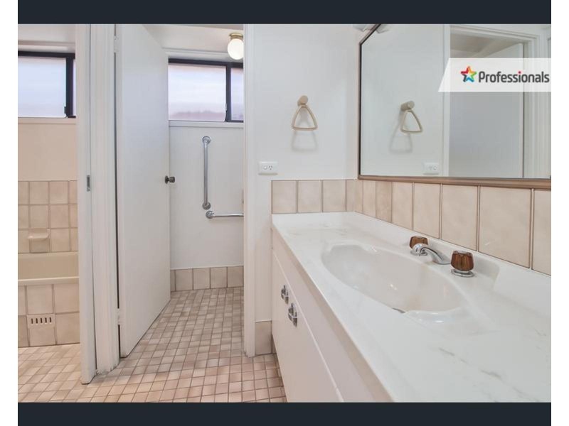 26 Strawberry Road, Casula NSW 2170