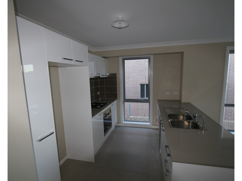 7 Glider Avenue, Middleton Grange NSW 2171