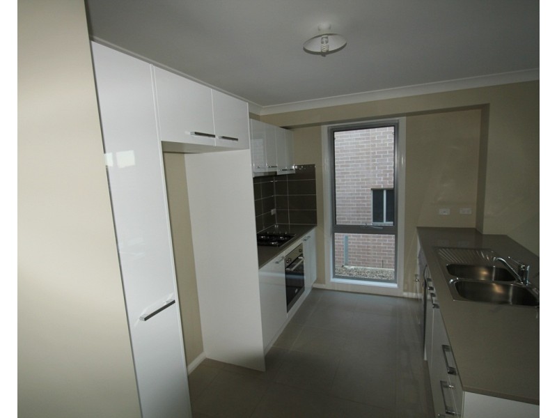 7 Glider Avenue, Middleton Grange NSW 2171