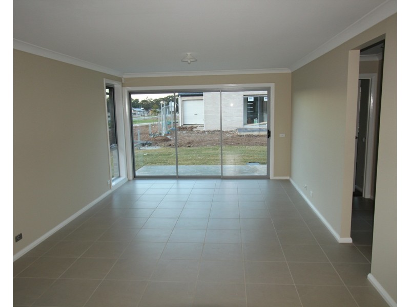 7 Glider Avenue, Middleton Grange NSW 2171