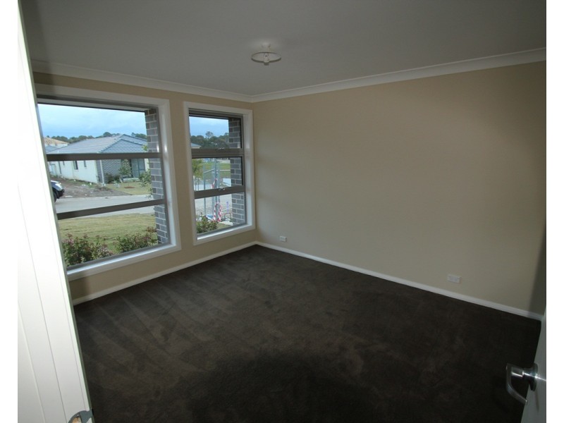 7 Glider Avenue, Middleton Grange NSW 2171