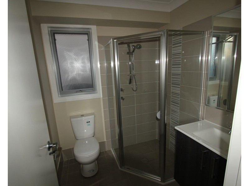 7 Glider Avenue, Middleton Grange NSW 2171