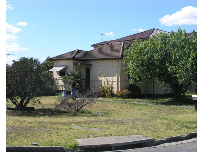 2 Marsh Parade, Casula NSW 2170