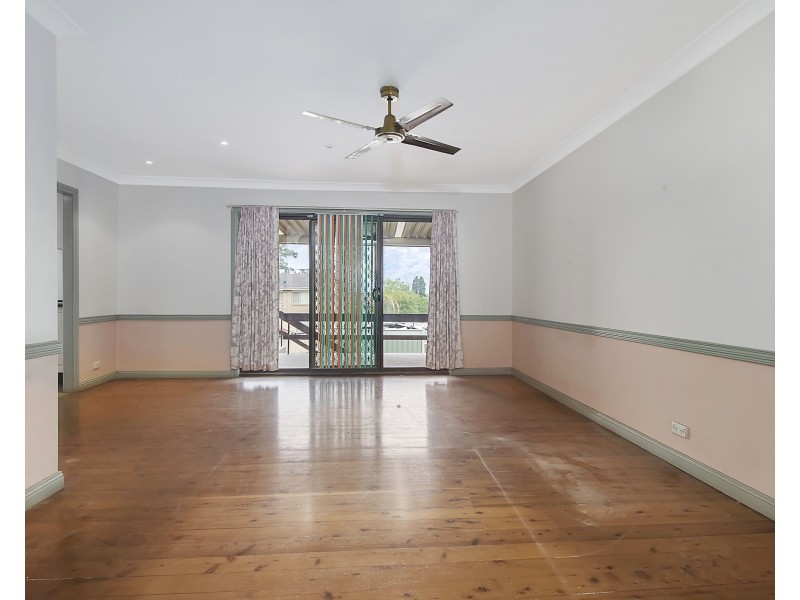 22 Congressional Drive, Casula NSW 2170