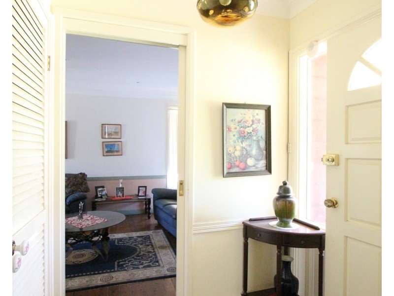 22 Congressional Drive, Casula NSW 2170