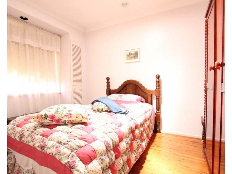 22 Congressional Drive, Casula NSW 2170