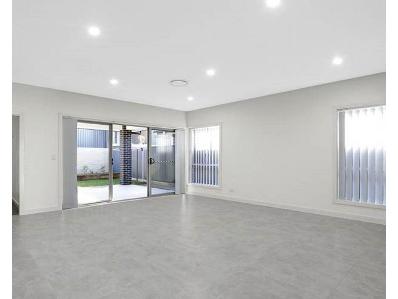28 Hansford Street, Oran Park NSW 2570
