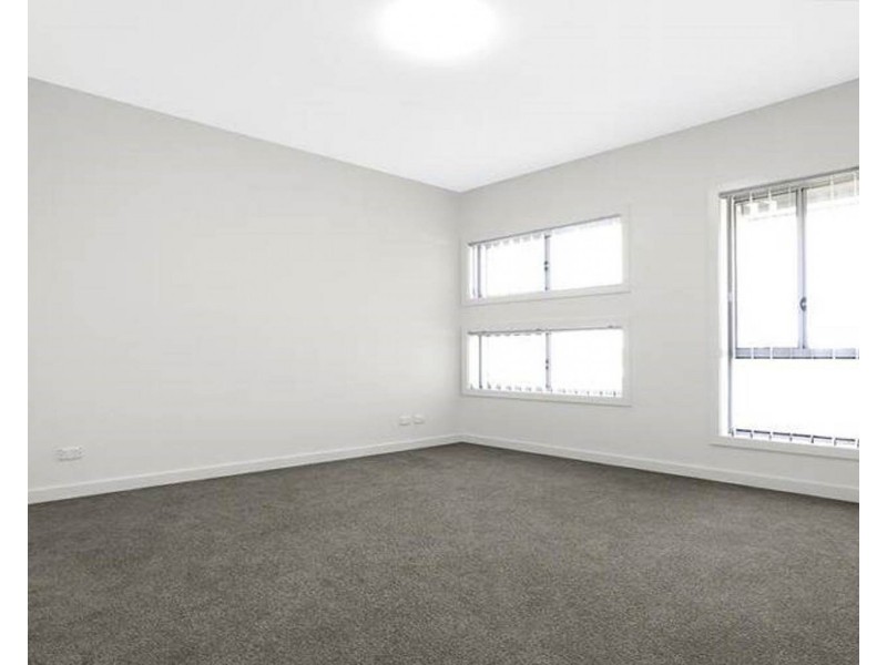 28 Hansford Street, Oran Park NSW 2570