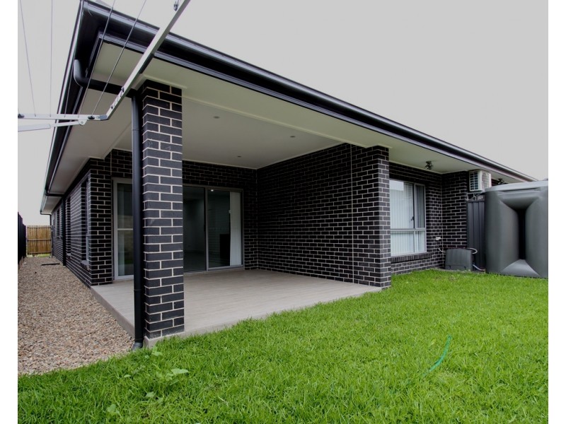 28 Hansford Street, Oran Park NSW 2570