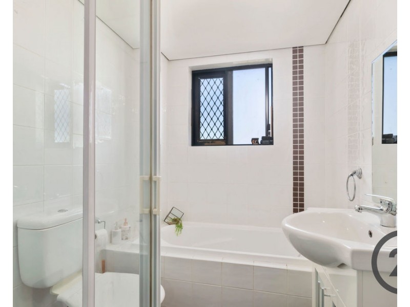 6/21-23 Hinkler Avenue, Warwick Farm NSW 2170