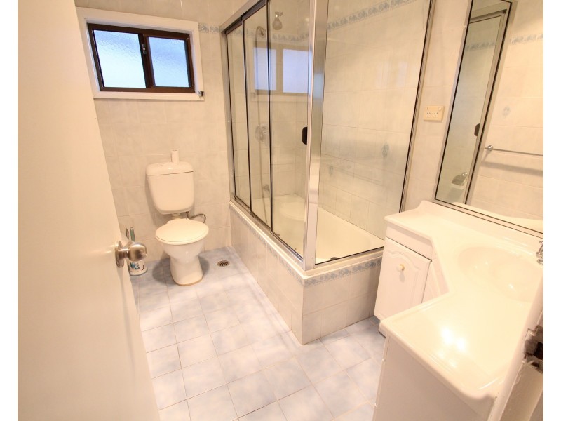 2 Kalgoorlie Place, Cartwright NSW 2168