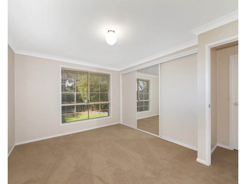 5 Somercotes Court, Wattle Grove NSW 2173