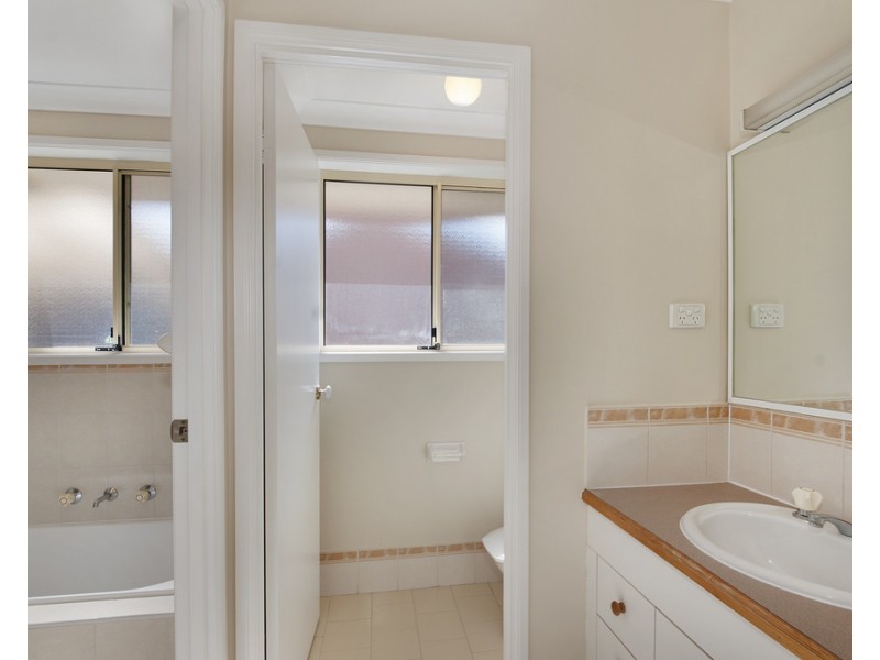 5 Somercotes Court, Wattle Grove NSW 2173