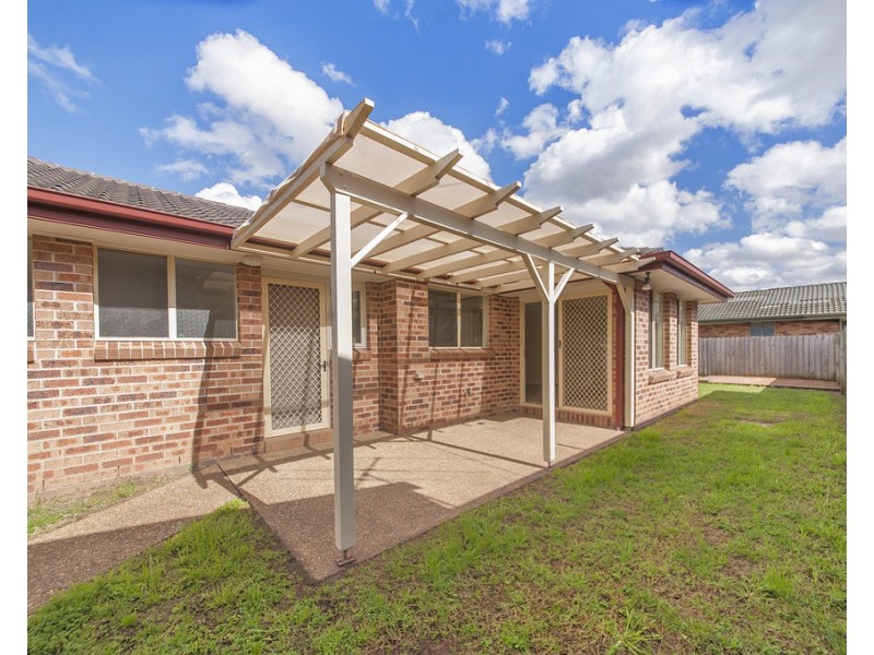 5 Somercotes Court, Wattle Grove NSW 2173