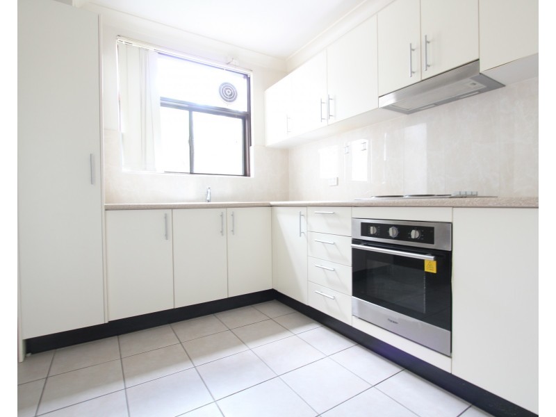 4/81  Memorial Avenue, Liverpool NSW 2170