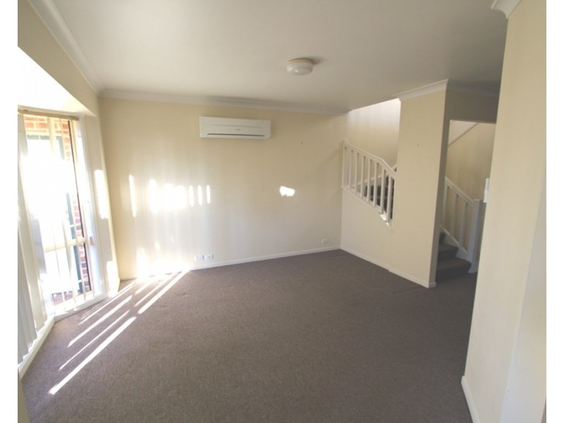 7 Banksia Place, Wattle Grove NSW 2173