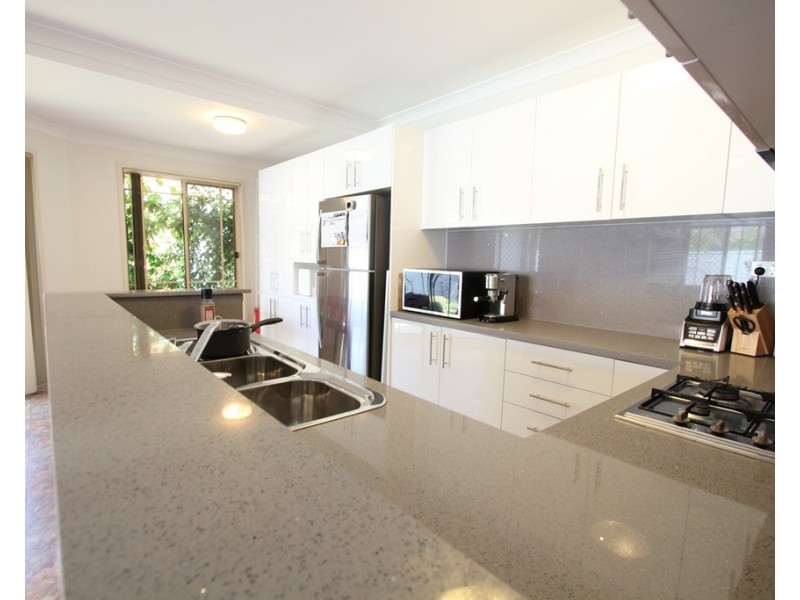 7 Banksia Place, Wattle Grove NSW 2173