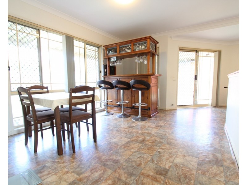 7 Banksia Place, Wattle Grove NSW 2173