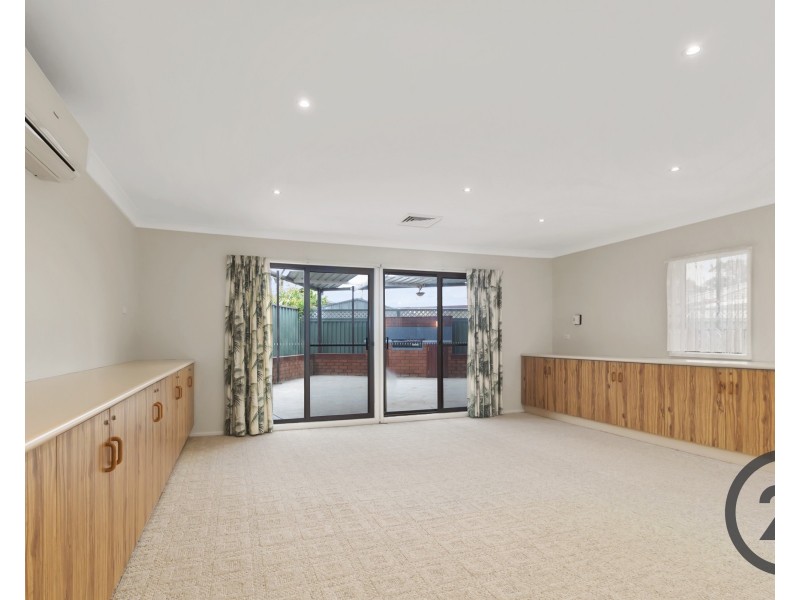 37 Charlton Avenue, Chipping Norton NSW 2170