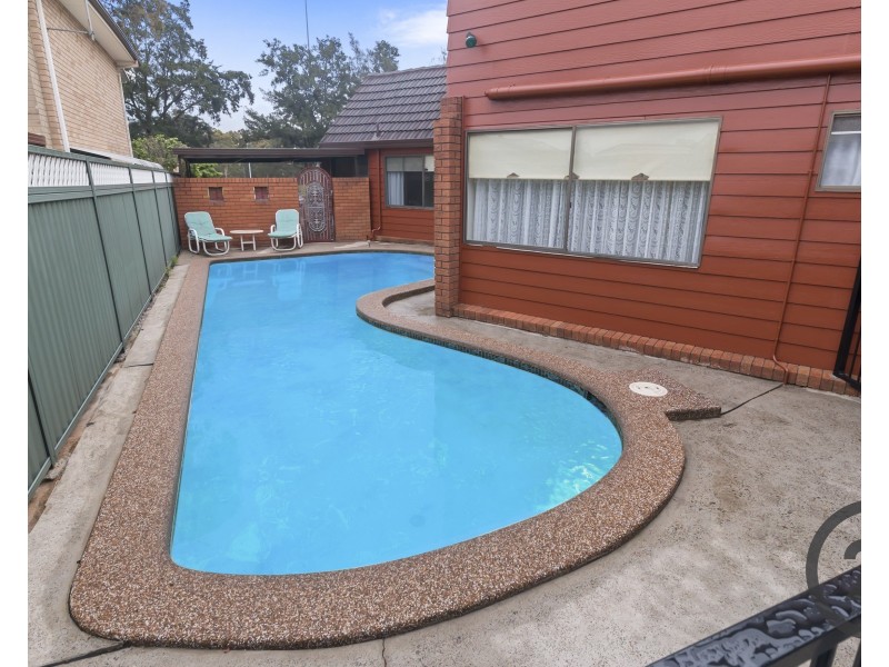 37 Charlton Avenue, Chipping Norton NSW 2170
