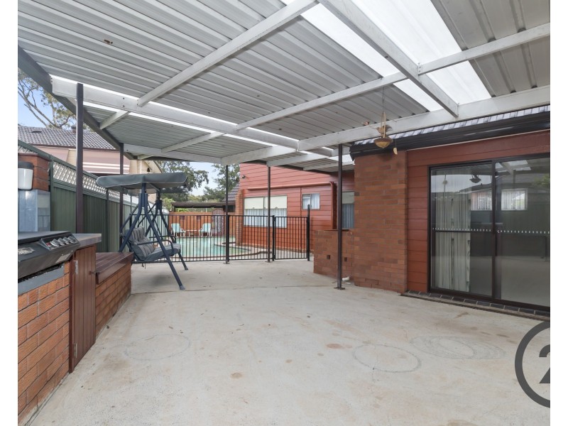 37 Charlton Avenue, Chipping Norton NSW 2170