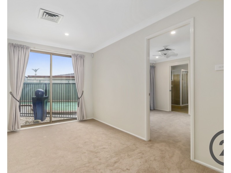 37 Charlton Avenue, Chipping Norton NSW 2170