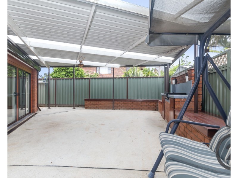 37 Charlton Avenue, Chipping Norton NSW 2170