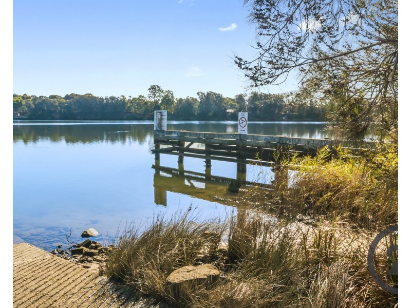 37 Charlton Avenue, Chipping Norton NSW 2170