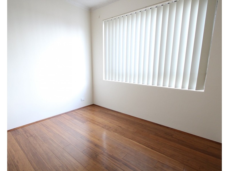 2/4 Goulburn Street, Warwick Farm NSW 2170